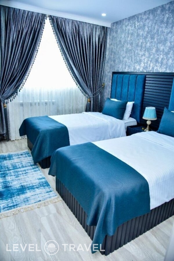 фотографии номера Трехместный номер отеля Supreme Hotel Baku в Азербайджан(Баку) - фото №5