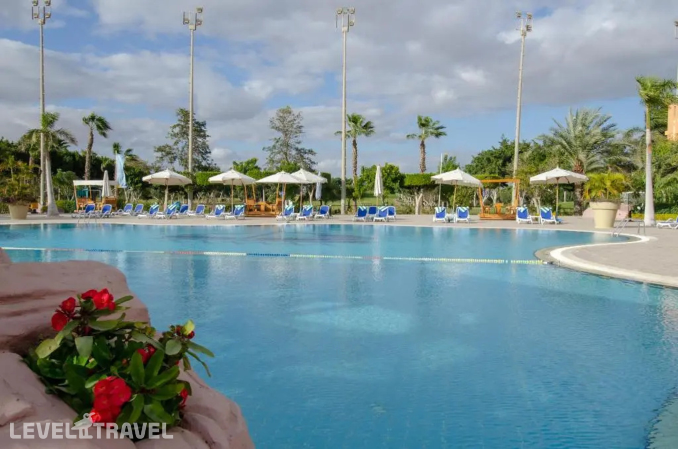 фотографии номера Улучшенный номер отеля Swiss Inn Pyramids Golf в Египет(Каир) - фото №9