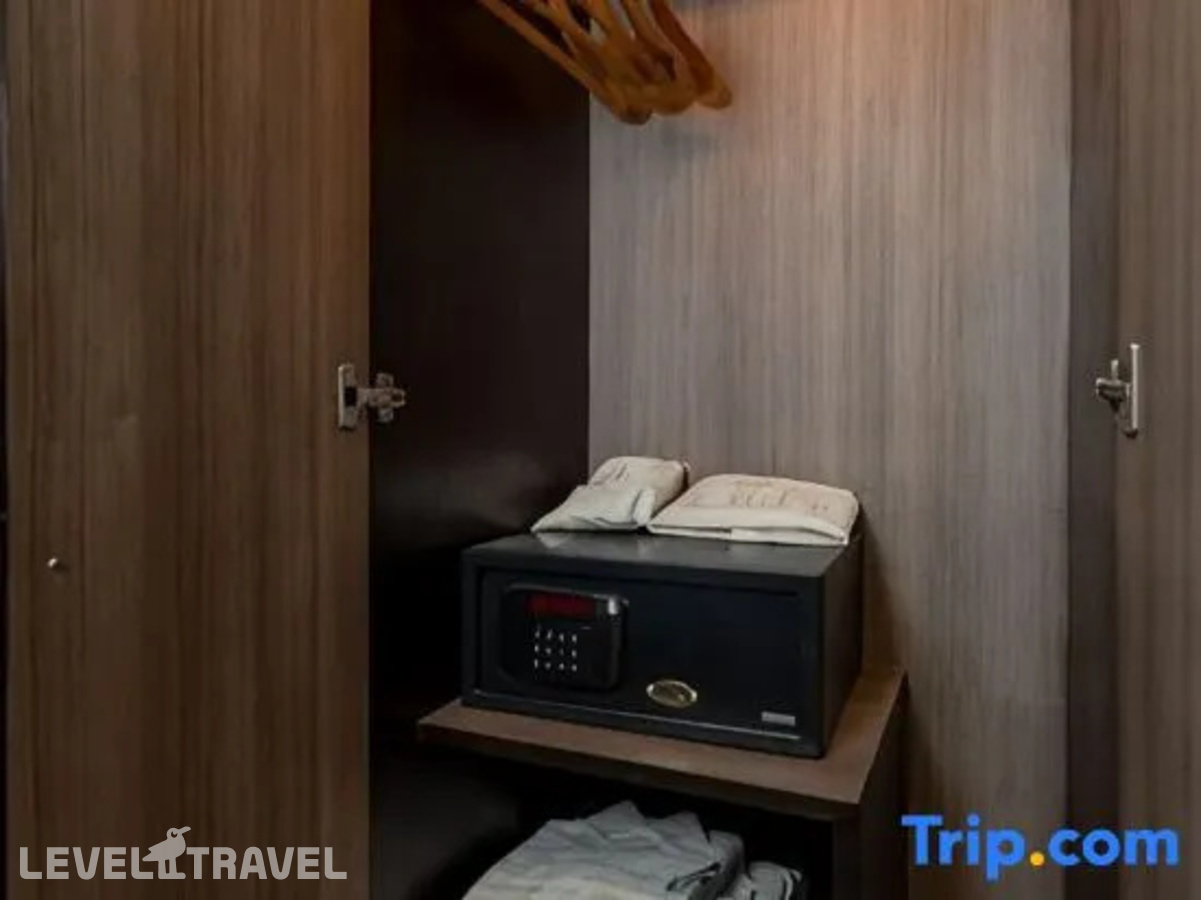 фотографии номера Стандартный (две односпальные кровати) отеля The Blueco Hotel в Таиланд(Ката Бич) - фото №18
