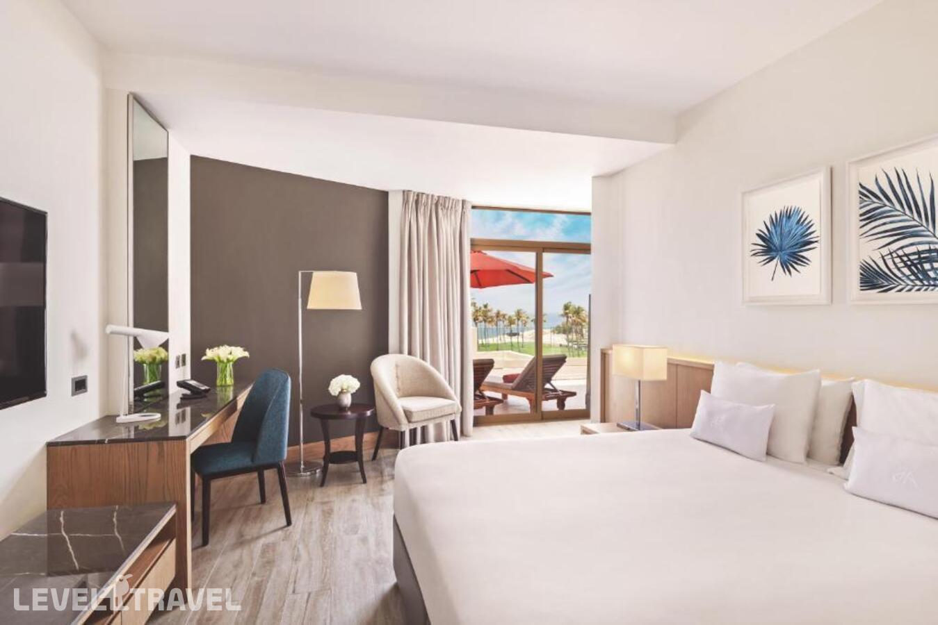 фотографии номера Делюкс с видом на море отеля Ja Beach Hotel (Ex. Ja Jebel Ali Beach Hotel) в ОАЭ(Джебель-Али) - фото №1