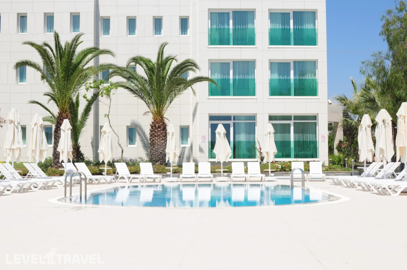 фотографии номера Люкс с балконом и видом на море отеля Dragut Point North Hotel в Турция(Тургутреис) - фото №1