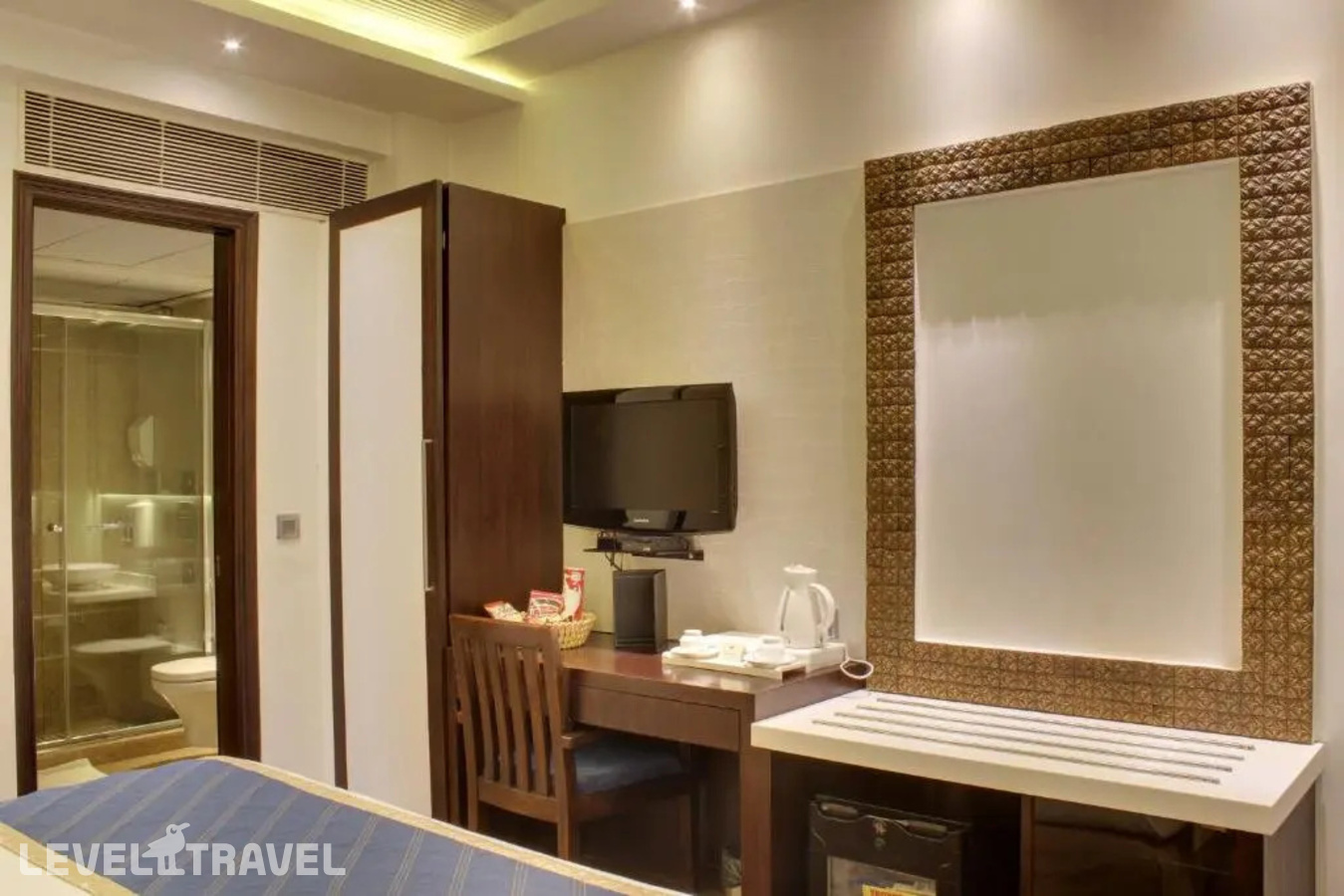 фотографии номера Представительский (две односпальные кровати) отеля Grand Godwin Hotel в Индия(Нью-Дели) - фото №14