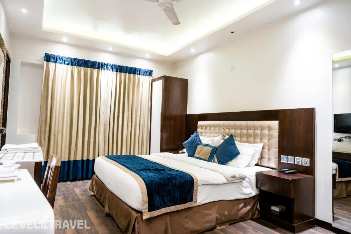 фотографии номера Представительский (две односпальные кровати) отеля Grand Godwin Hotel в Индия(Нью-Дели) - фото №4