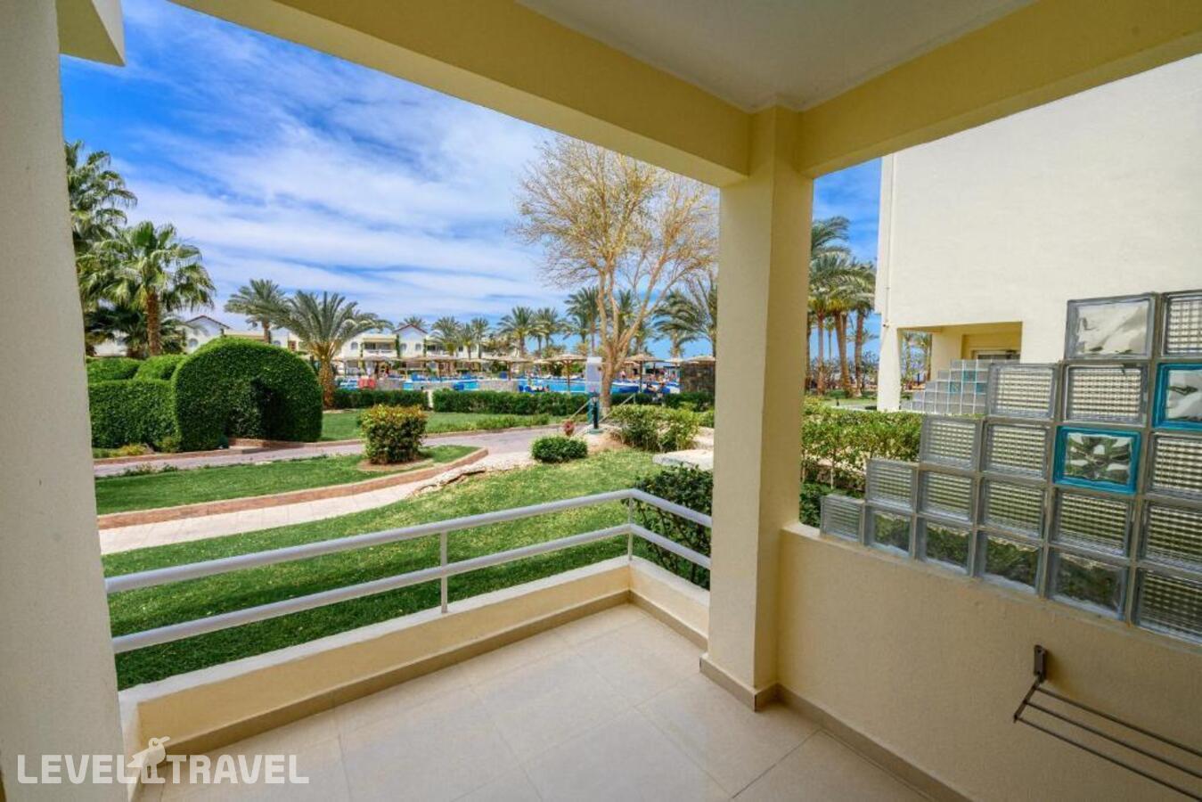 фотографии номера Делюкс с видом на сад отеля Golden Beach Resort (Ex. Movie Gate Hurghada) в Египет(Хургада (город)) - фото №5