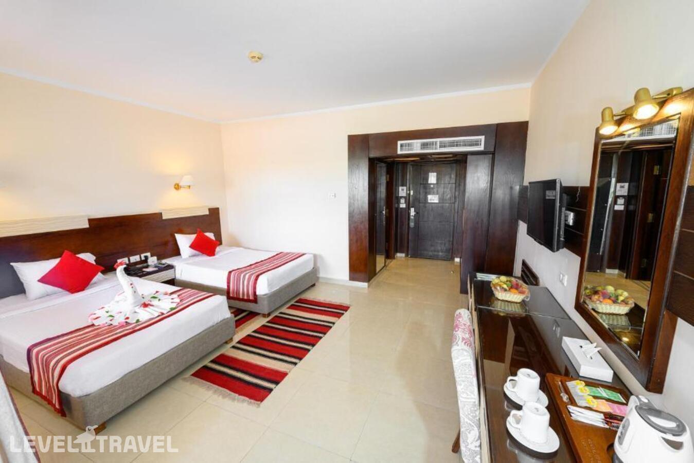 фотографии номера Делюкс с видом на сад отеля Golden Beach Resort (Ex. Movie Gate Hurghada) в Египет(Хургада (город)) - фото №6