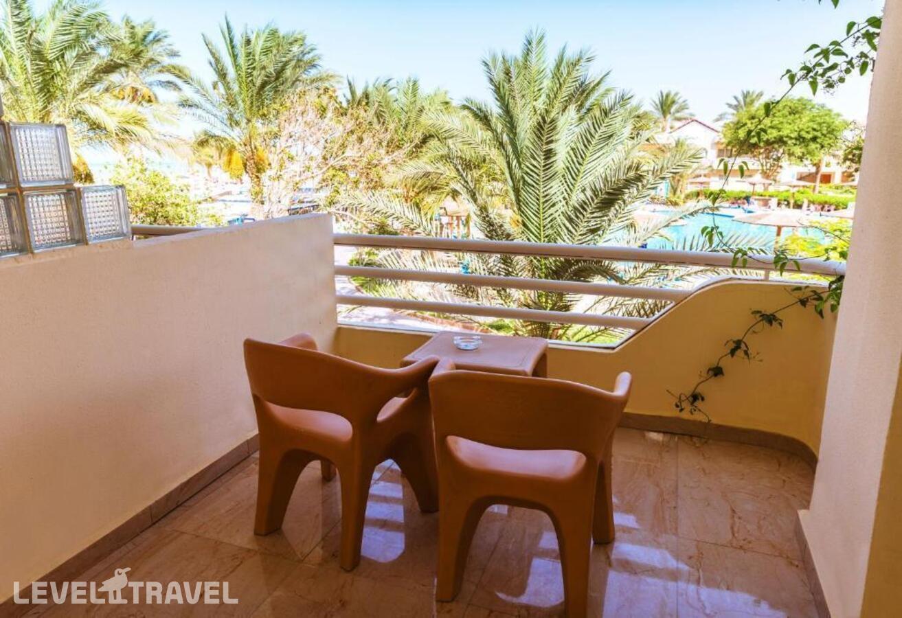 фотографии номера Делюкс с видом на сад отеля Golden Beach Resort (Ex. Movie Gate Hurghada) в Египет(Хургада (город)) - фото №3