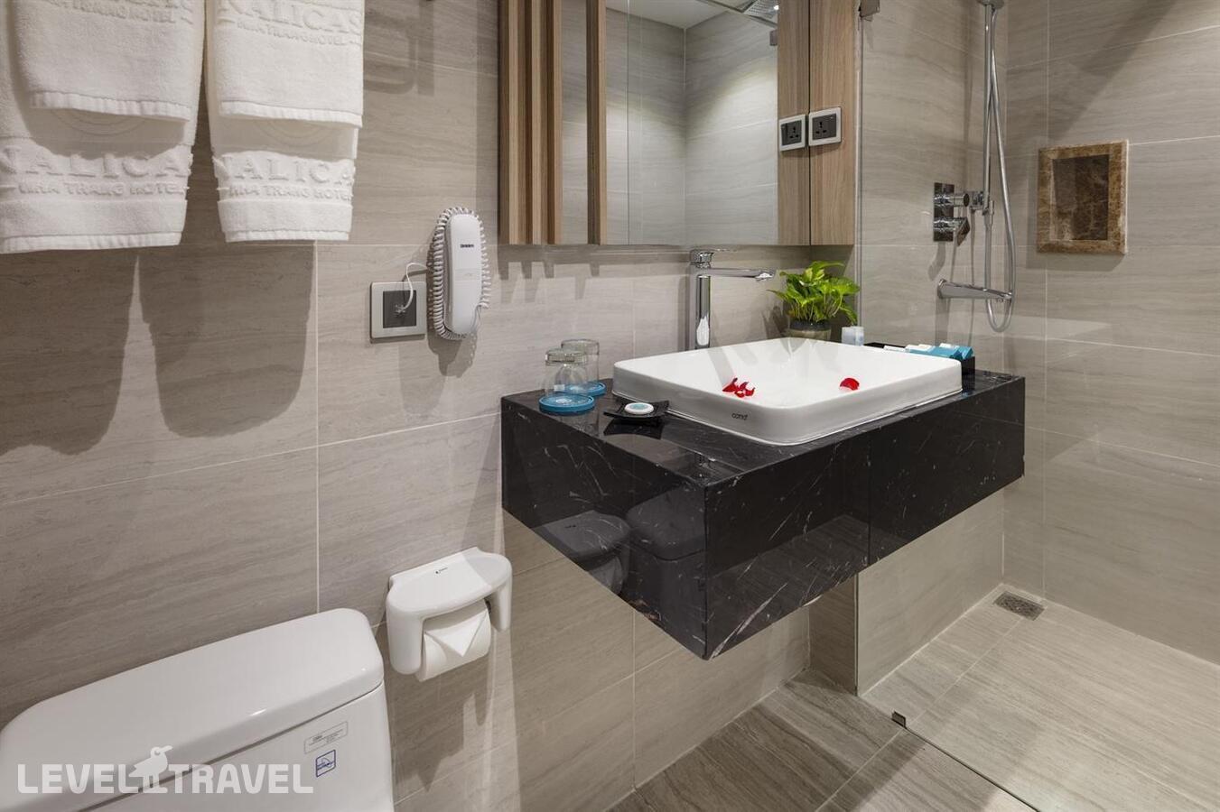 фотографии номера Улучшенный (две односпальные кровати) отеля Nalicas Hotel в Вьетнам(Нячанг) - фото №2