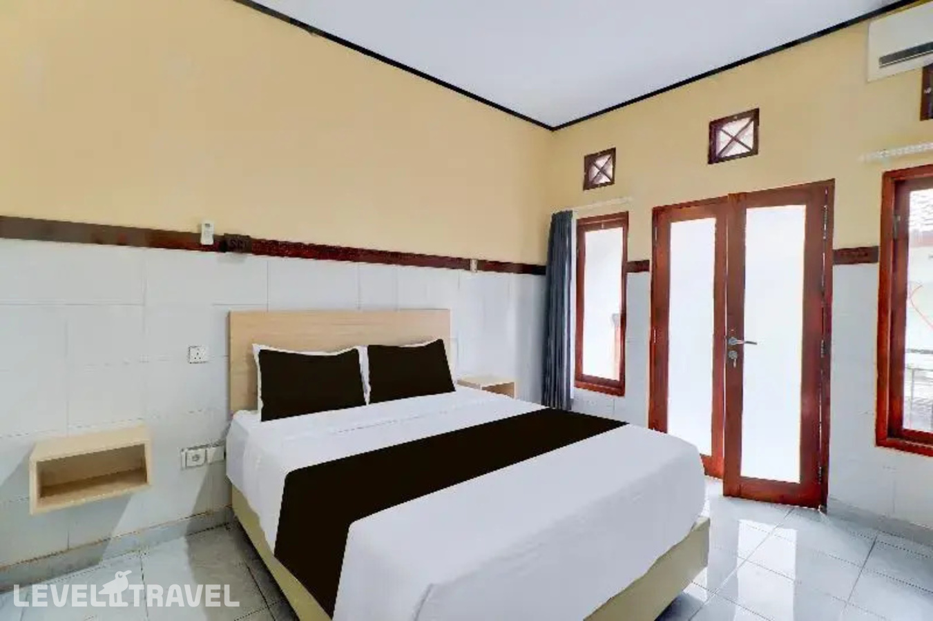 фотографии номера Люкс отеля Sayang Maha Mertha Hotel в Индонезия(Кута) - фото №1