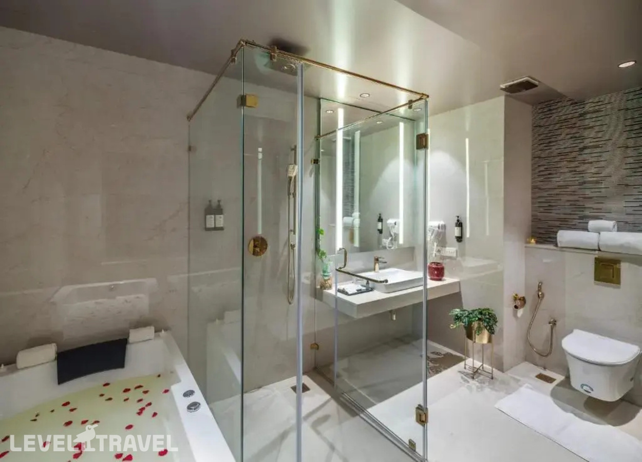 фотографии номера Стандартный номер отеля Uday Suites в Индия(Керала) - фото №4