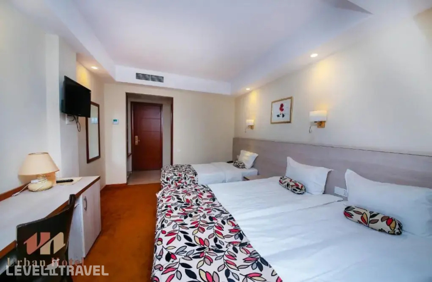 фотографии номера Трехместный семейный отеля Urban Boutique Hotel в Грузия(Тбилиси) - фото №1
