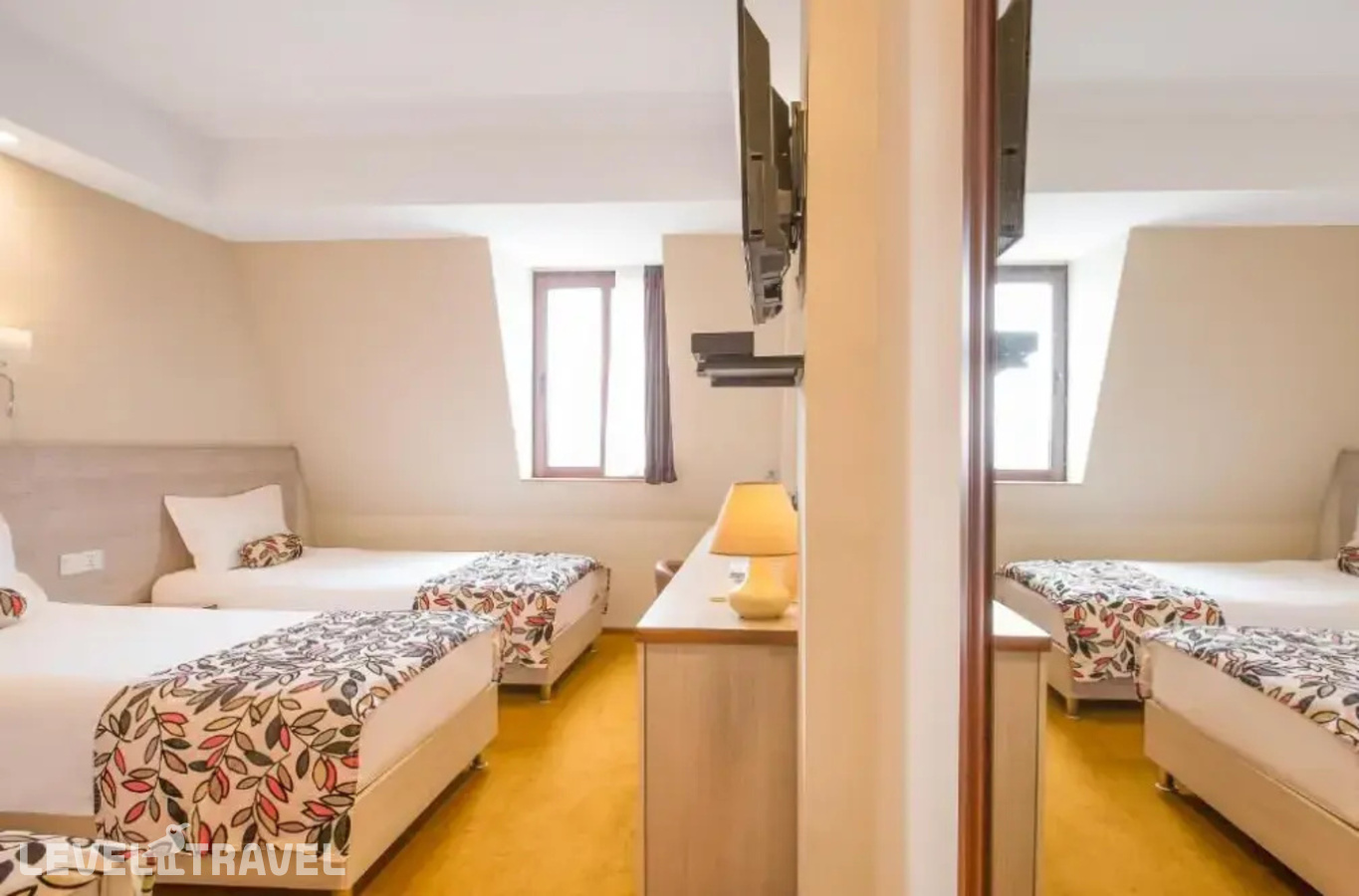 фотографии номера Трехместный семейный отеля Urban Boutique Hotel в Грузия(Тбилиси) - фото №2