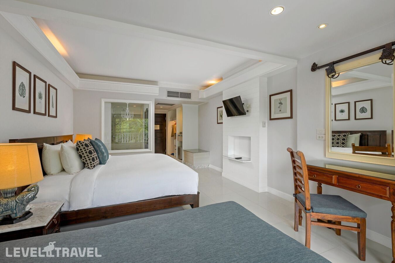 фотографии номера Делюкс с террасой и видом на бассейн отеля Thavorn Palm Beach Resort в Таиланд(Карон Бич) - фото №1