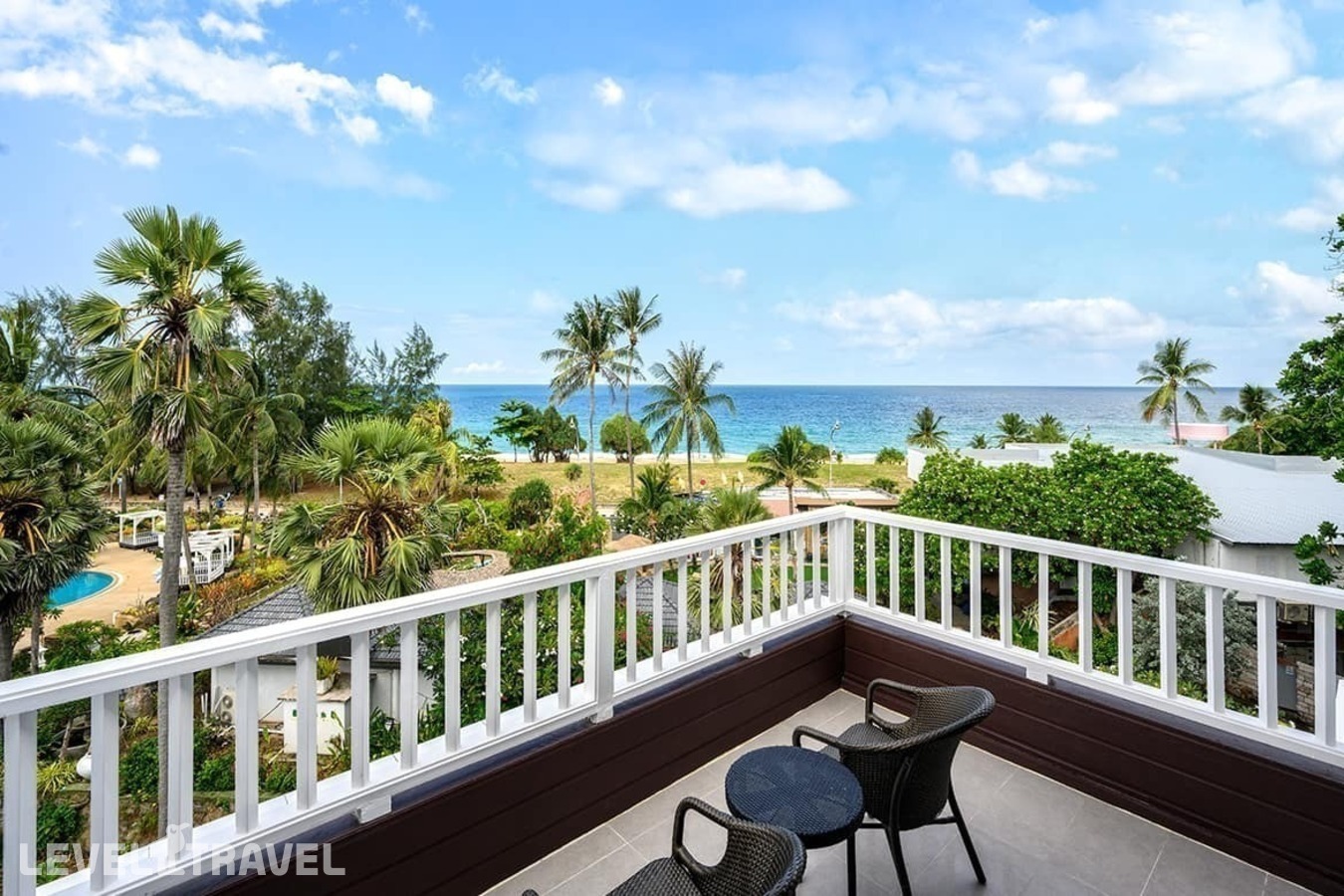 фотографии номера Делюкс с террасой с видом на море отеля Thavorn Palm Beach Resort в Таиланд(Карон Бич) - фото №1