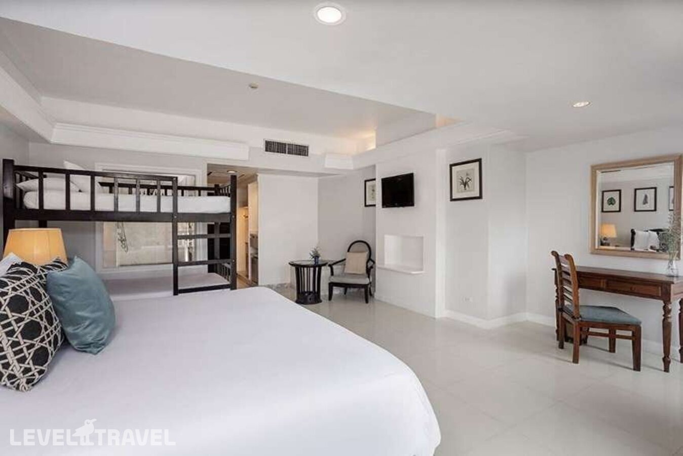 фотографии номера Семейный делюкс с террасой отеля Thavorn Palm Beach Resort в Таиланд(Карон Бич) - фото №6