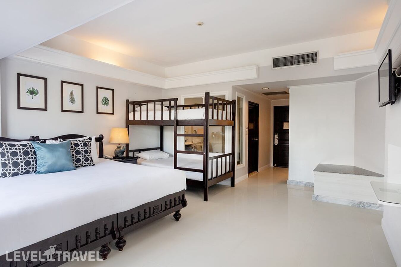 фотографии номера Семейный делюкс с террасой отеля Thavorn Palm Beach Resort в Таиланд(Карон Бич) - фото №1