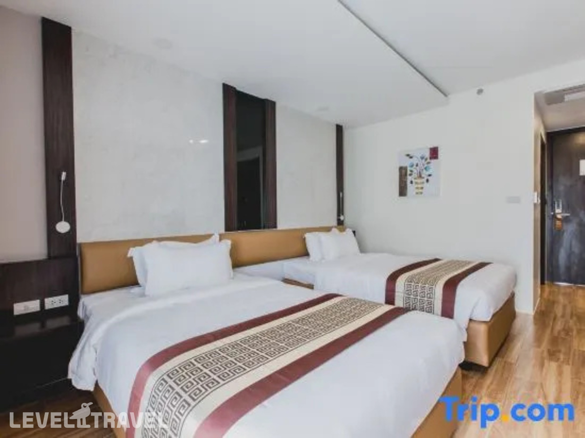 фотографии номера Делюкс (две односпальные кровати) отеля Golden Jomtien Beach Hotel в Таиланд(Джомтьен) - фото №4