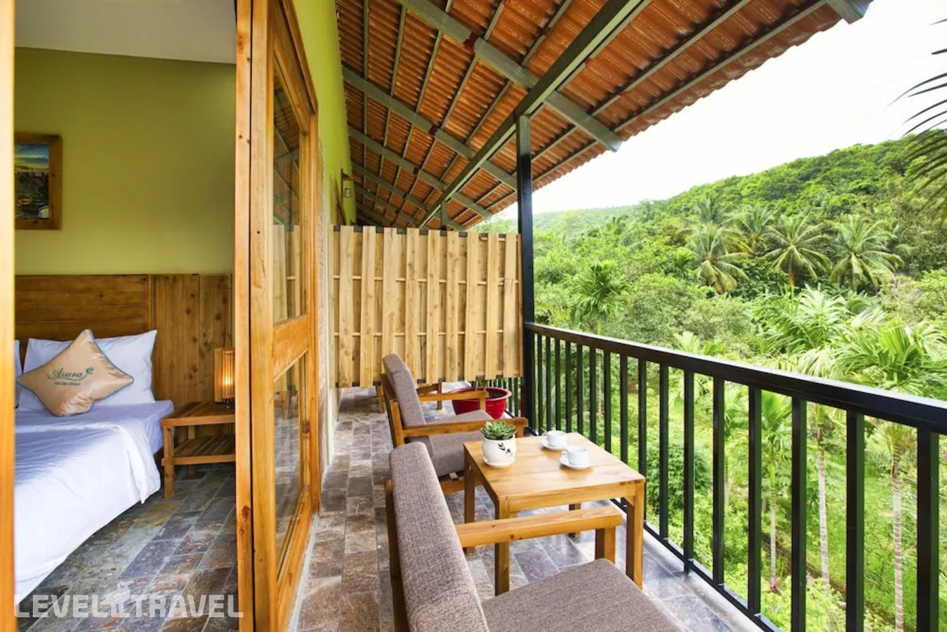 фотографии номера Трехместный делюкс с балконом отеля Azura Phu Quoc Resort в Вьетнам(Фукуок) - фото №3