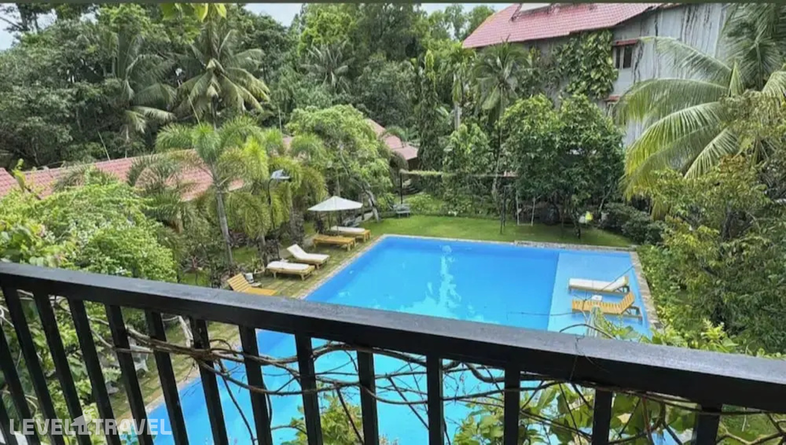 фотографии номера Делюкс с балконом отеля Azura Phu Quoc Resort в Вьетнам(Фукуок) - фото №6