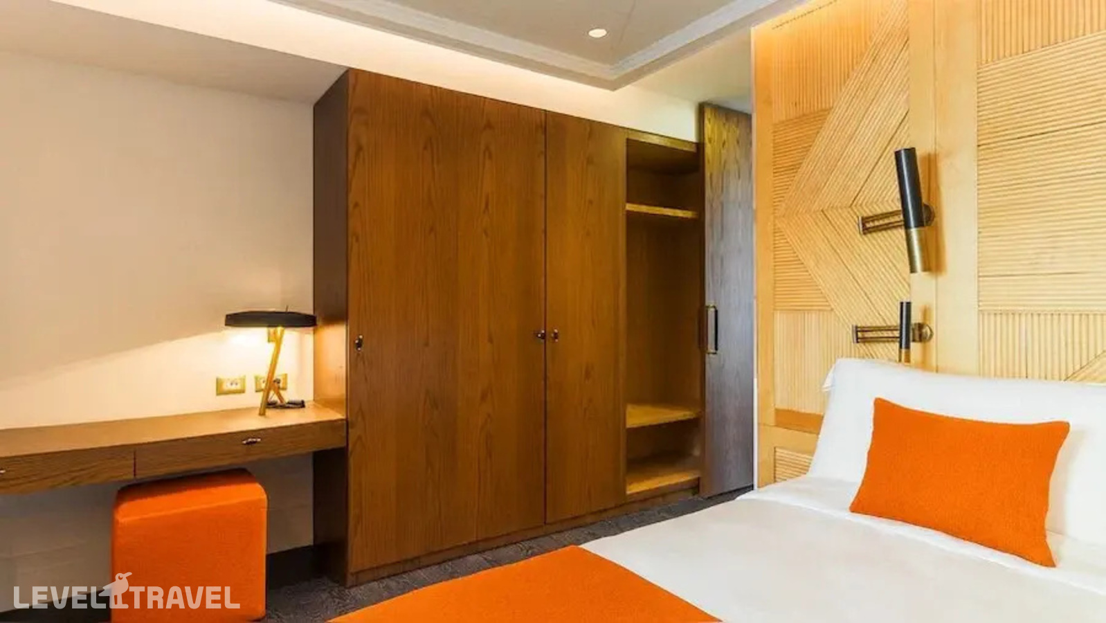 фотографии номера Люкс (2 комнаты) отеля The Wings Hotels Collection Istanbul (Ex. Room Mate Emir) в Турция(Бейоглу) - фото №2