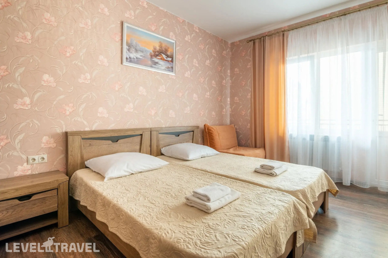 фотографии номера Трёхместный номер Comfort с видом на внутренний двор отеля Отель Эдельвейс в Россия(Адлер) - фото №12