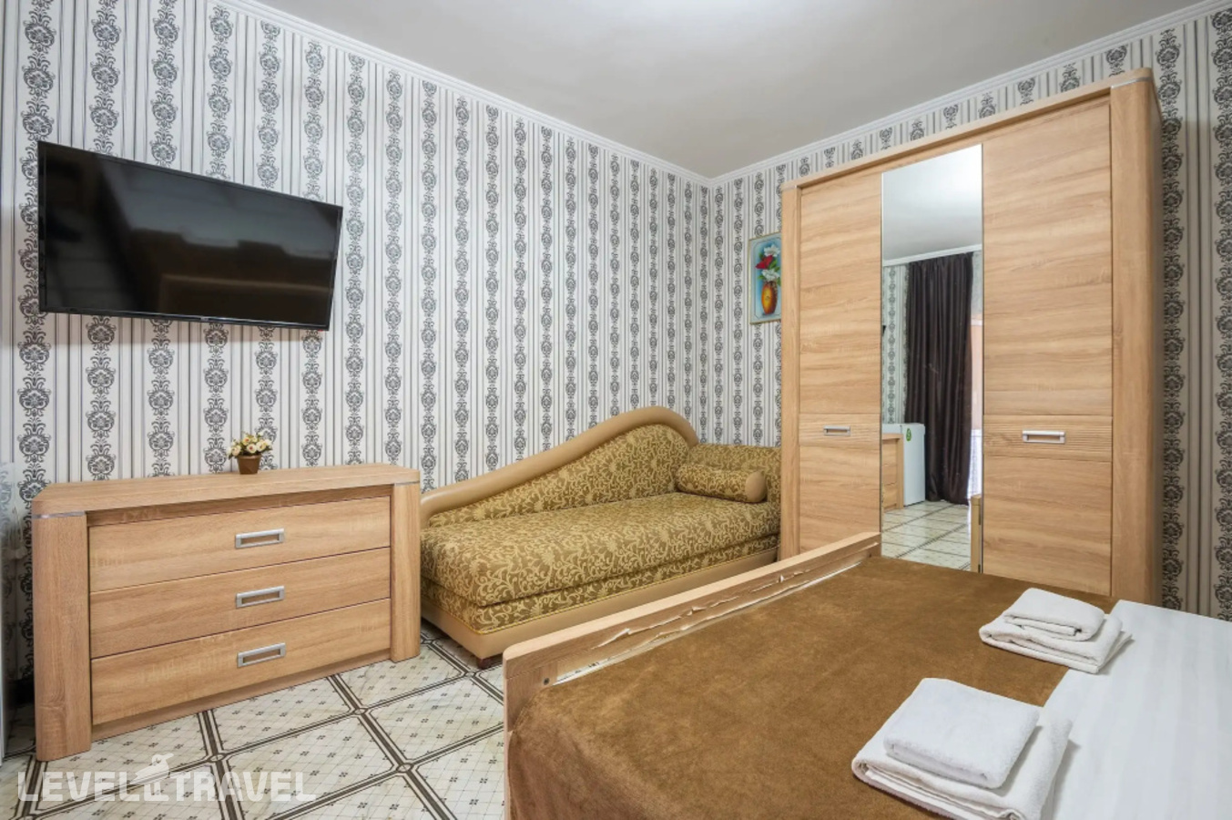фотографии номера Трёхместный номер Comfort с видом на внутренний двор отеля Отель Эдельвейс в Россия(Адлер) - фото №4