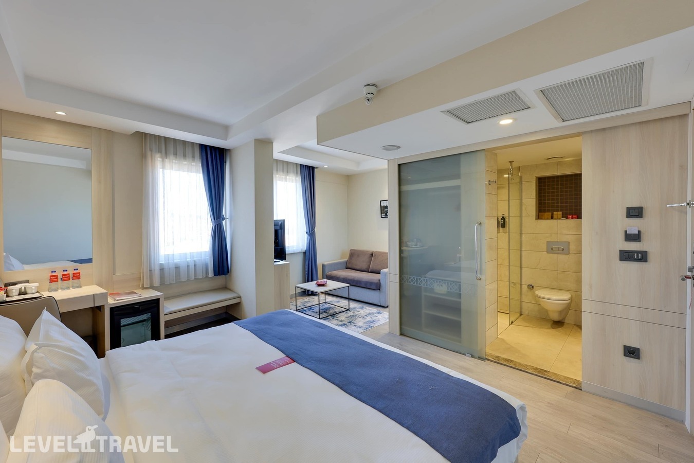 фотографии номера Представительский (две односпальные кровати) отеля Ramada By Wyndham Istanbul Old City в Турция(Фатих) - фото №2