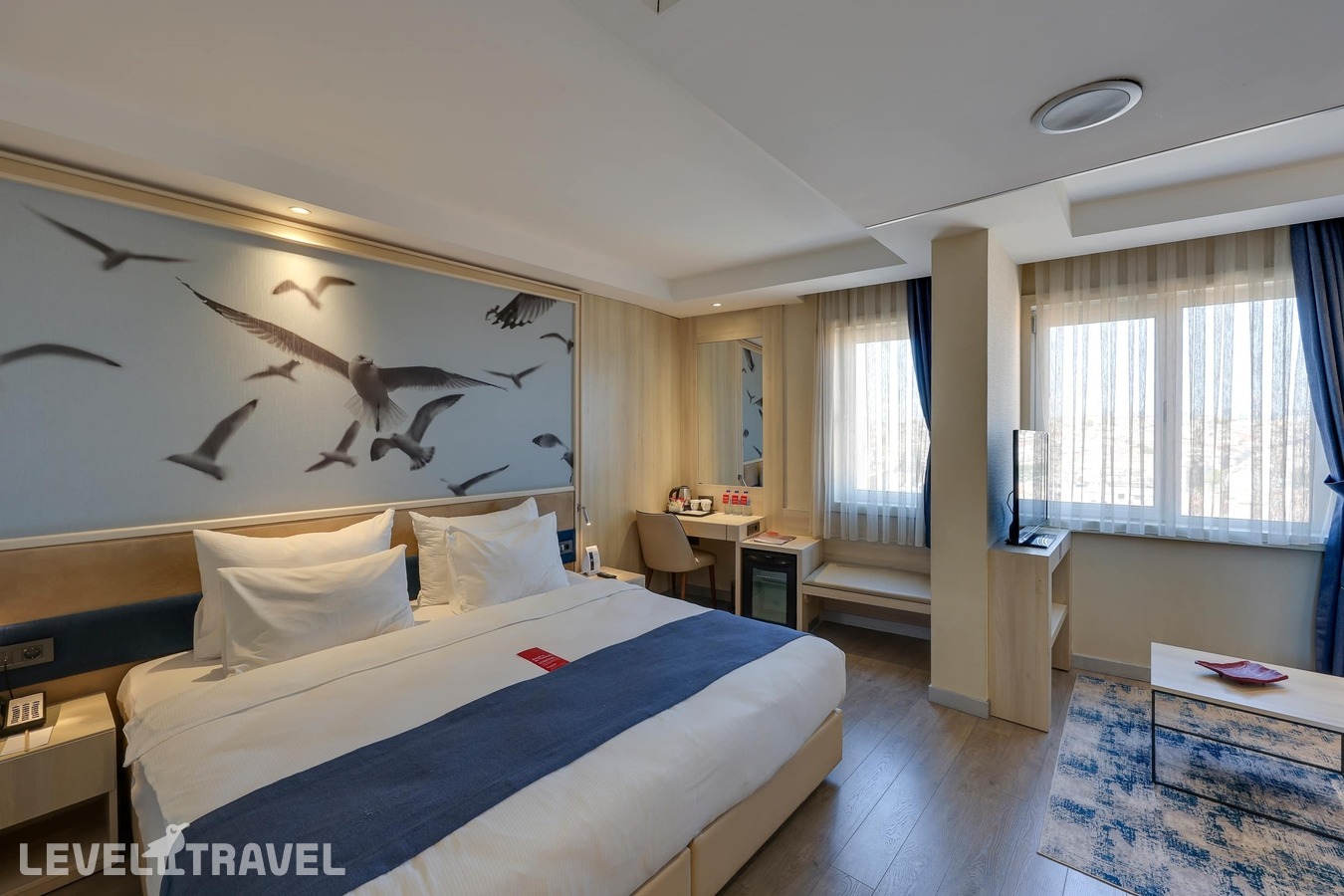 фотографии номера Представительский (две односпальные кровати) отеля Ramada By Wyndham Istanbul Old City в Турция(Фатих) - фото №1
