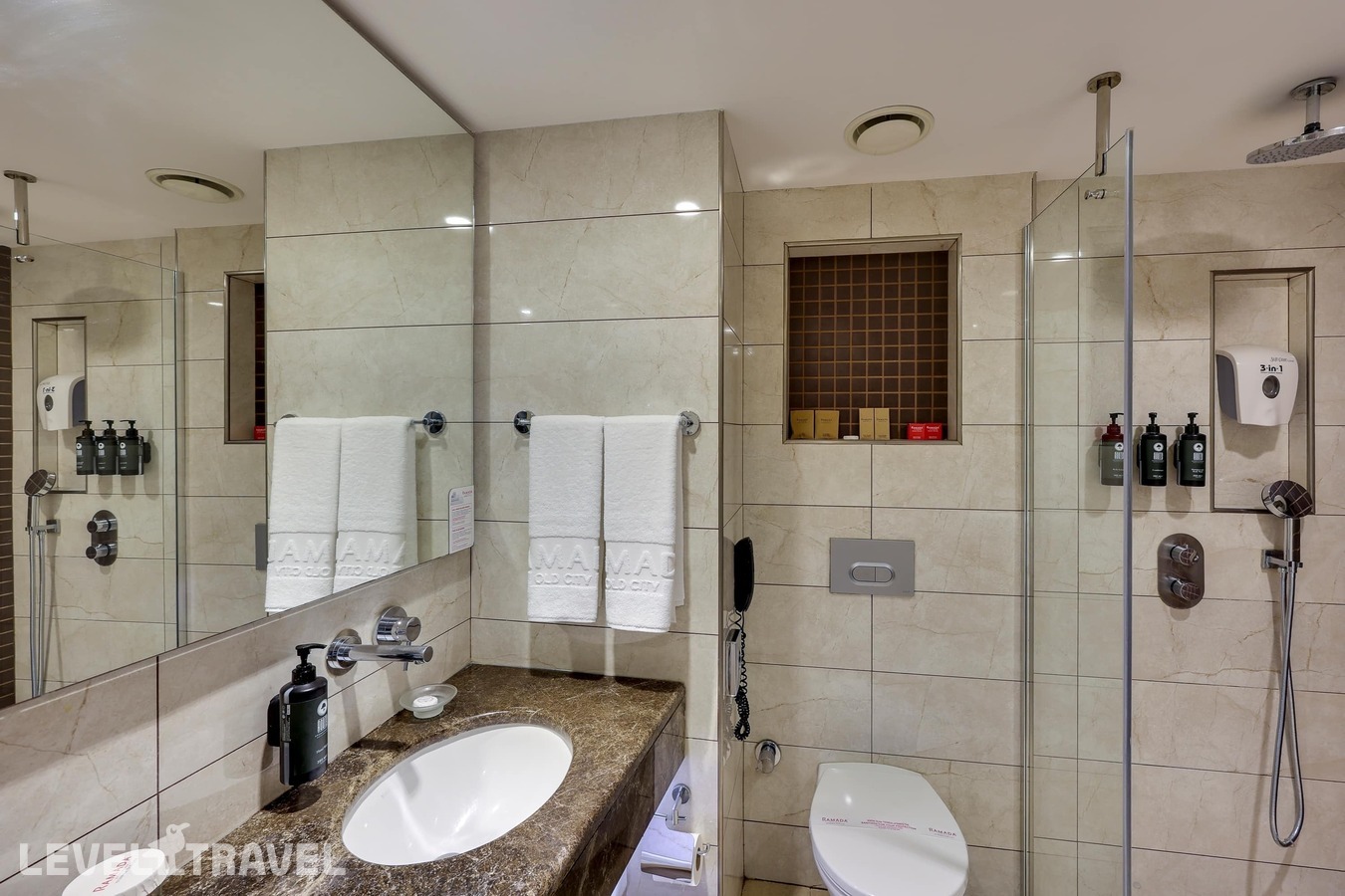 фотографии номера Семейный номер отеля Ramada By Wyndham Istanbul Old City в Турция(Фатих) - фото №7