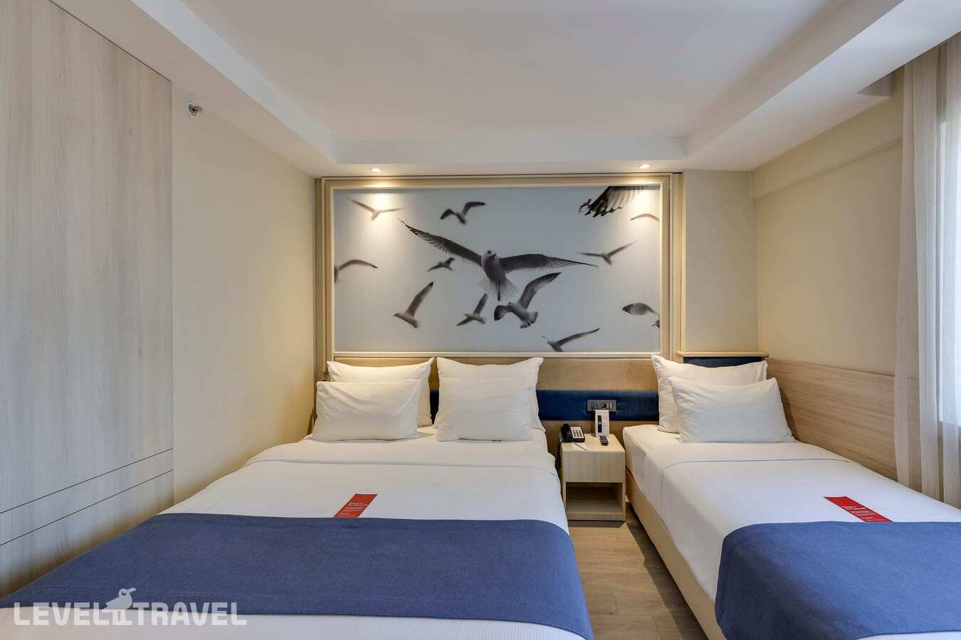 фотографии номера Семейный номер отеля Ramada By Wyndham Istanbul Old City в Турция(Фатих) - фото №6