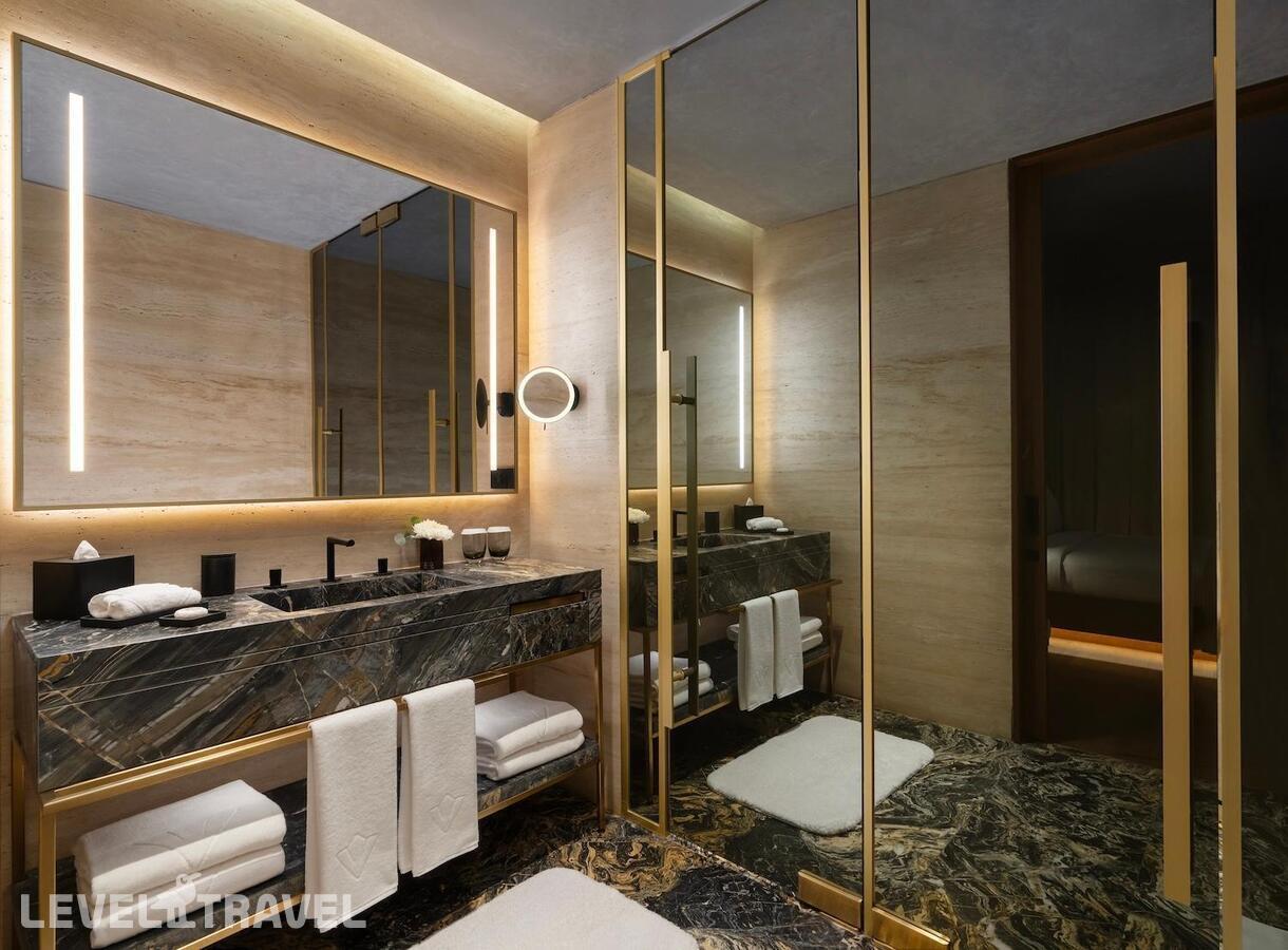 фотографии номера Полулюкс с частичным видом на море отеля Rixos Tersane Istanbul в Турция(Бейоглу) - фото №3