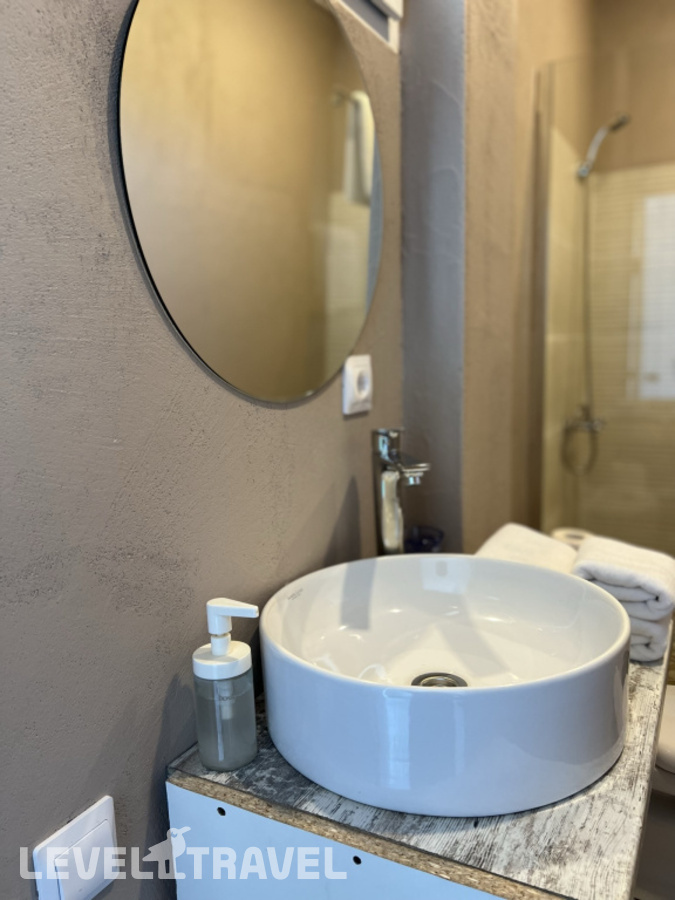 фотографии номера Апартаменты с балконом (2 комнаты) отеля Higos Hotel в Абхазия(Алахадзы) - фото №7