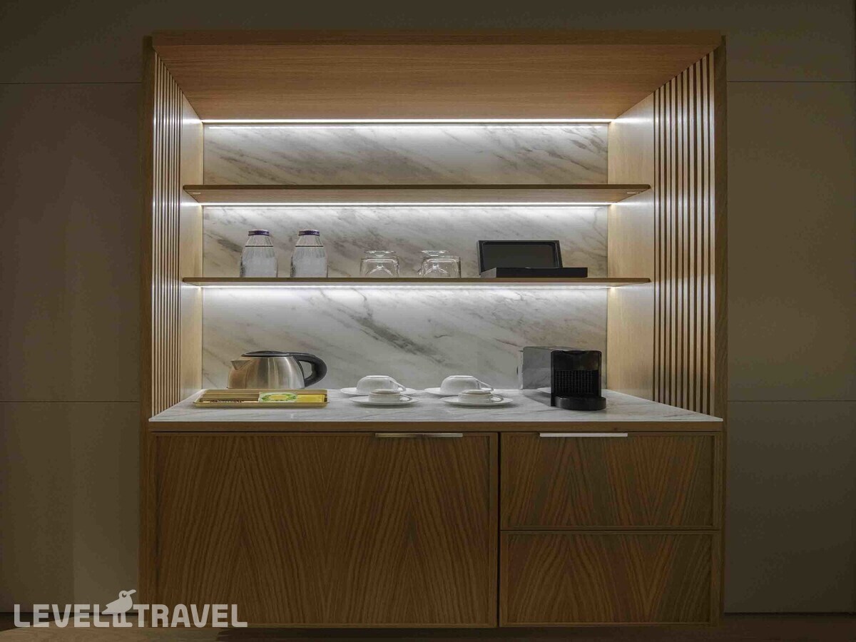 фотографии номера Улучшенный с видом на город отеля Movenpick Hotel Istanbul Bosphorus (Ex.Mercure Istanbul City Bosphorus) в Турция(Бешикташ) - фото №5