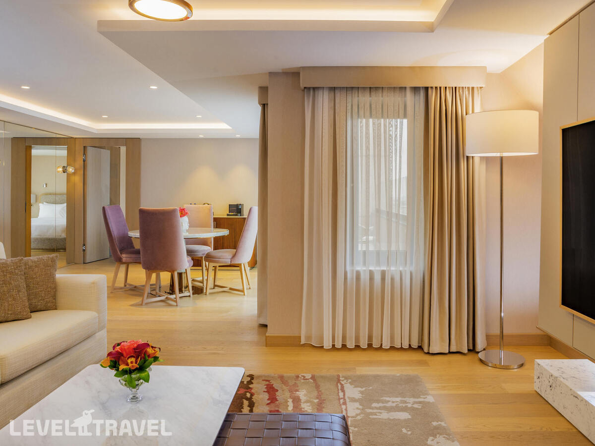 фотографии номера Люкс президентский отеля Movenpick Hotel Istanbul Bosphorus (Ex.Mercure Istanbul City Bosphorus) в Турция(Бешикташ) - фото №2
