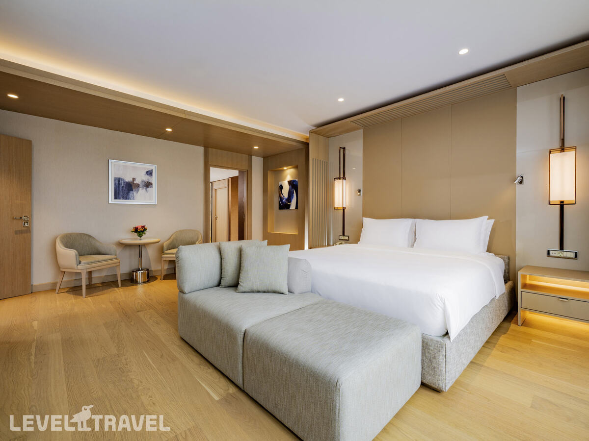 фотографии номера Люкс Royal с видом на Босфор отеля Movenpick Hotel Istanbul Bosphorus (Ex.Mercure Istanbul City Bosphorus) в Турция(Бешикташ) - фото №5