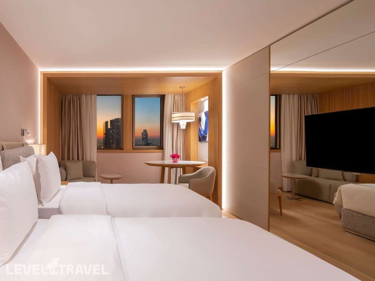 фотографии номера Делюкс с видом на город (две односпальные кровати) отеля Movenpick Hotel Istanbul Bosphorus (Ex.Mercure Istanbul City Bosphorus) в Турция(Бешикташ) - фото №2