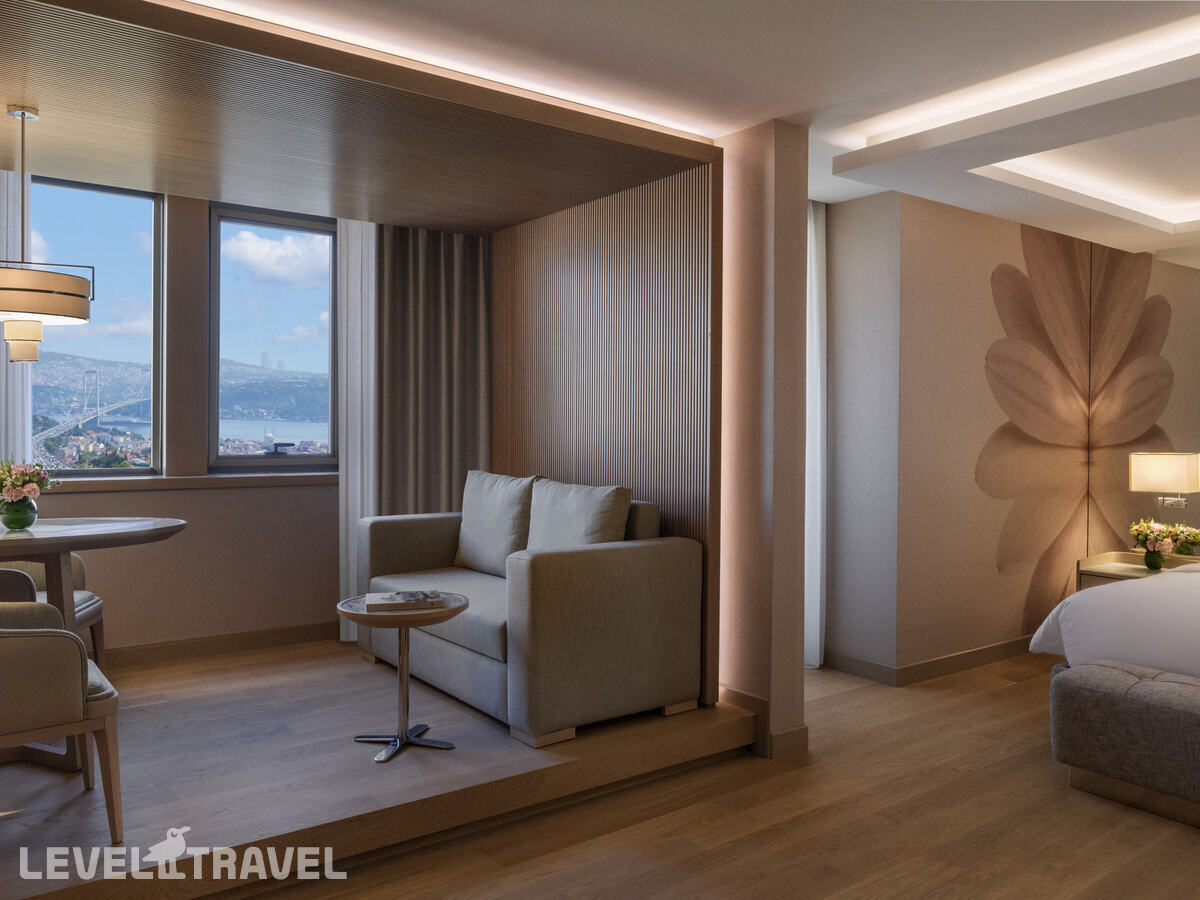 фотографии номера Люкс с видом на Босфор отеля Movenpick Hotel Istanbul Bosphorus (Ex.Mercure Istanbul City Bosphorus) в Турция(Бешикташ) - фото №1