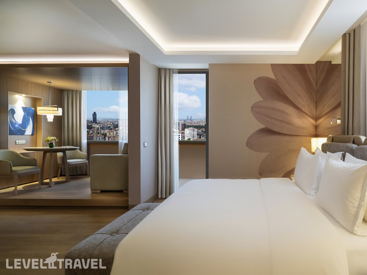фотографии номера Люкс отеля Movenpick Hotel Istanbul Bosphorus (Ex.Mercure Istanbul City Bosphorus) в Турция(Бешикташ) - фото №1