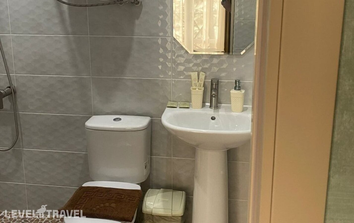 фотографии номера Номер Комфорт (корпус 4) отеля База Отдыха Эра в Абхазия(Амзара) - фото №4