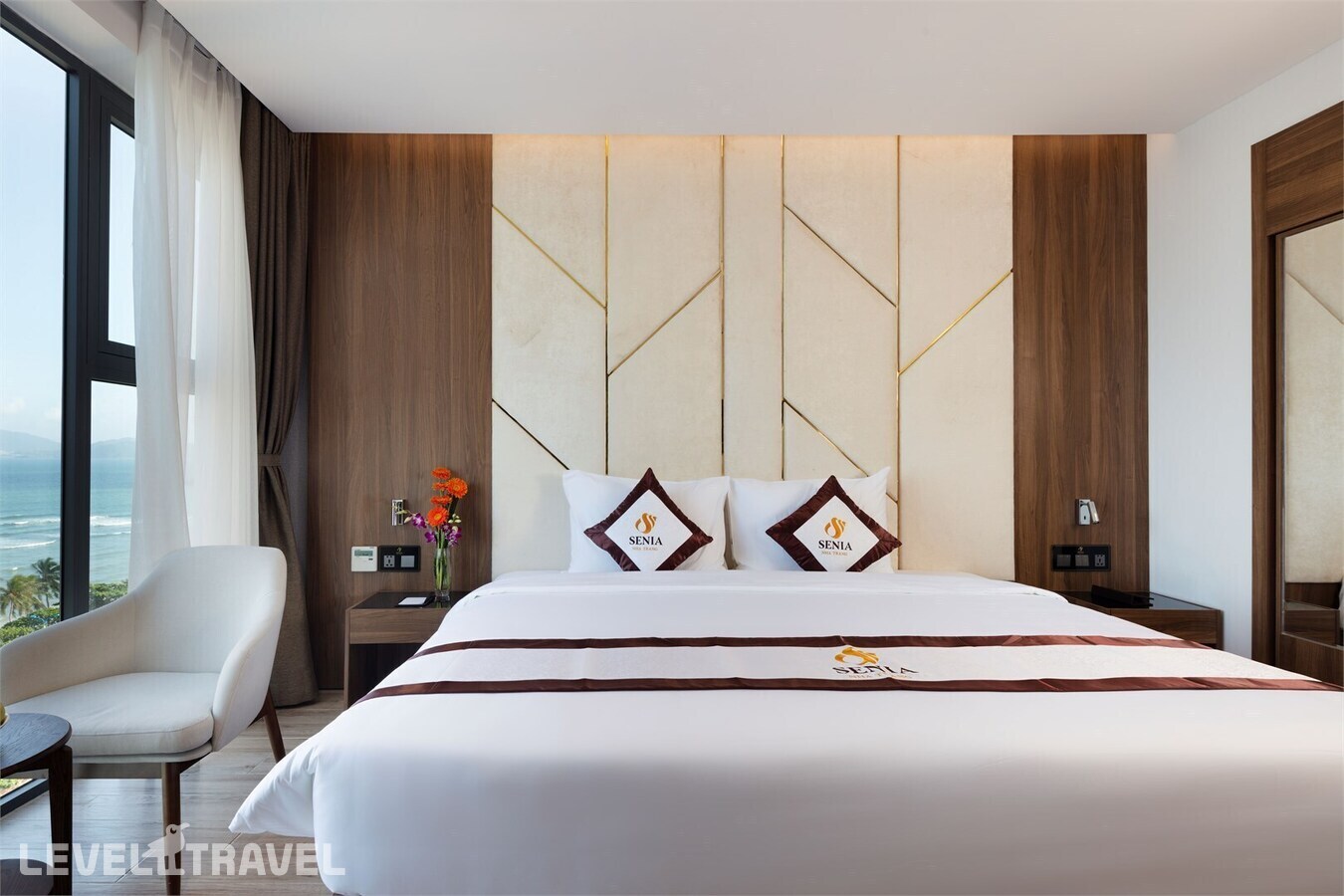 фотографии номера Делюкс с частичным видом на море отеля Senia Hotel в Вьетнам(Нячанг) - фото №5