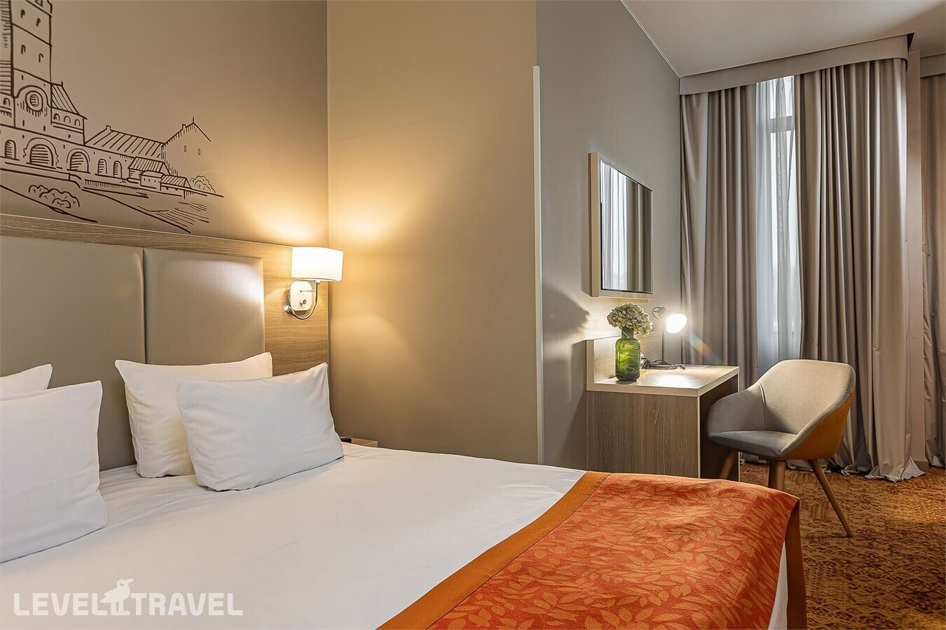 фотографии номера Стандартный с диваном и видом на реку отеля Holiday Inn Калининград в Россия(Калининград) - фото №2
