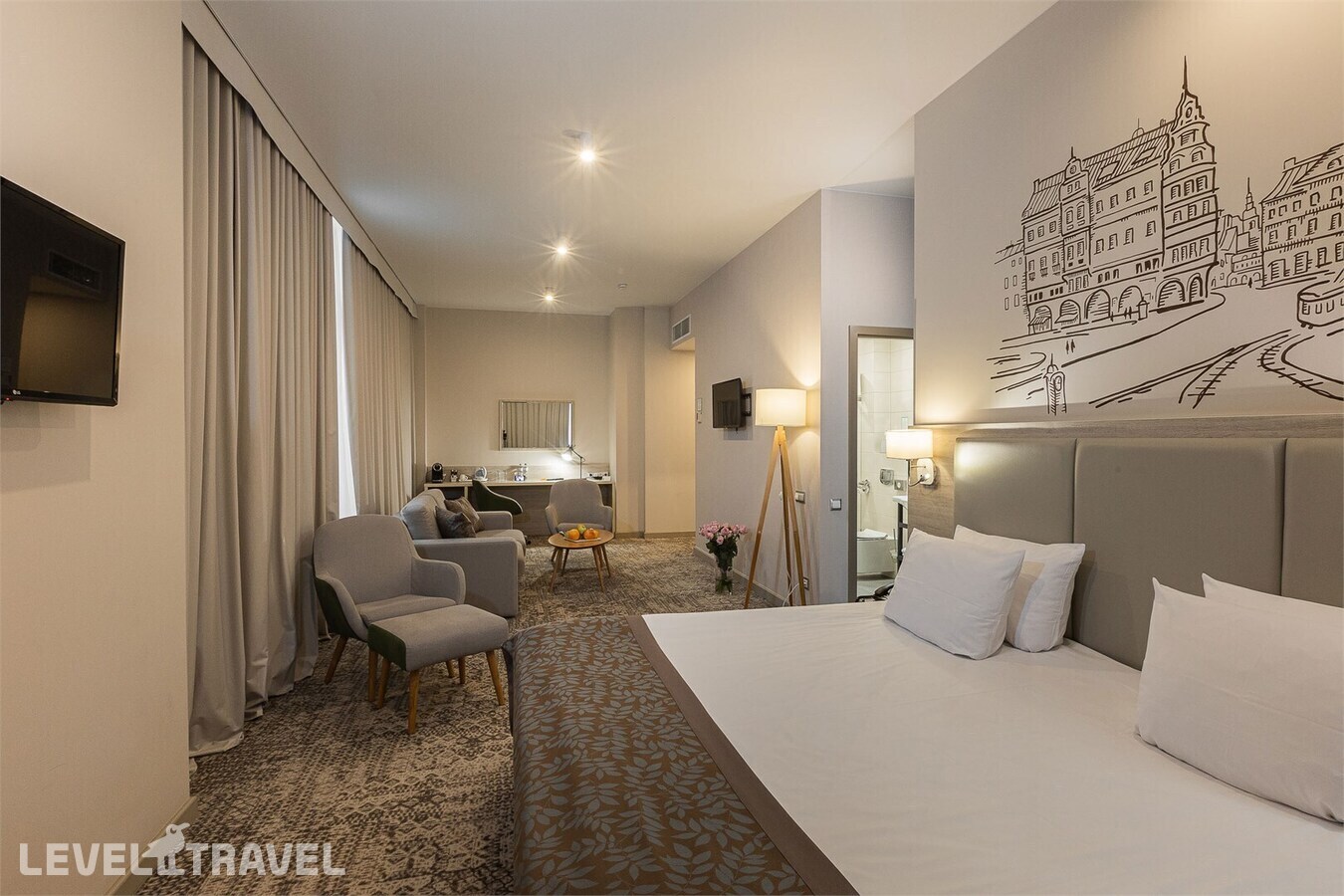 фотографии номера Представительский с диваном и панорамным видом на реку отеля Holiday Inn Калининград в Россия(Калининград) - фото №9