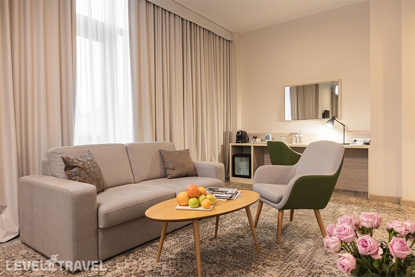 фотографии номера Представительский с диваном и панорамным видом на реку отеля Holiday Inn Калининград в Россия(Калининград) - фото №6