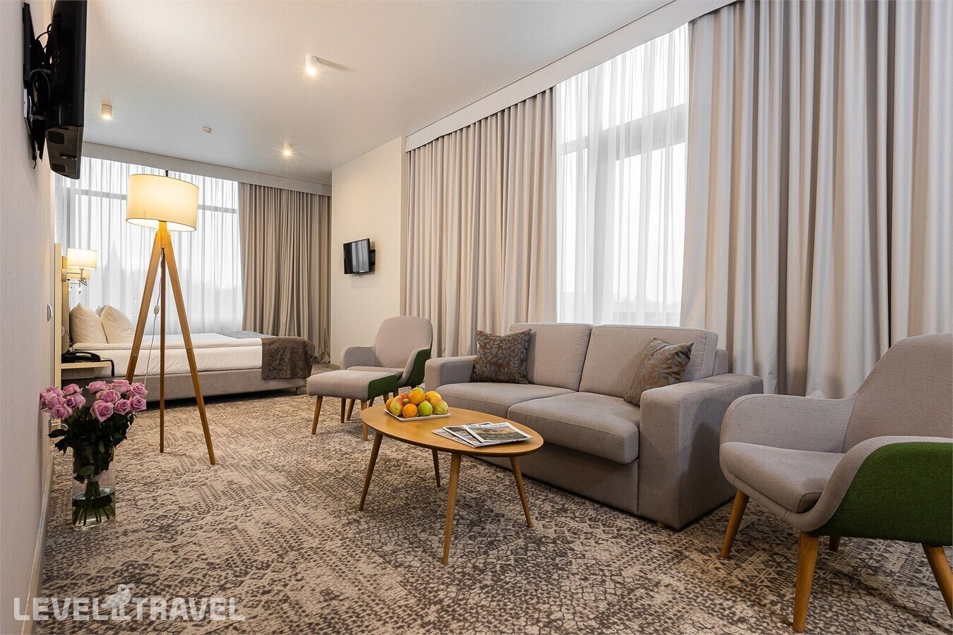 фотографии номера Представительский с диваном и панорамным видом на реку отеля Holiday Inn Калининград в Россия(Калининград) - фото №7