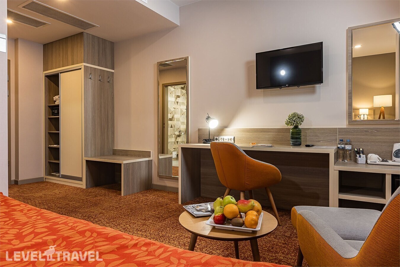 фотографии номера Стандартный с видом на реку отеля Holiday Inn Калининград в Россия(Калининград) - фото №3