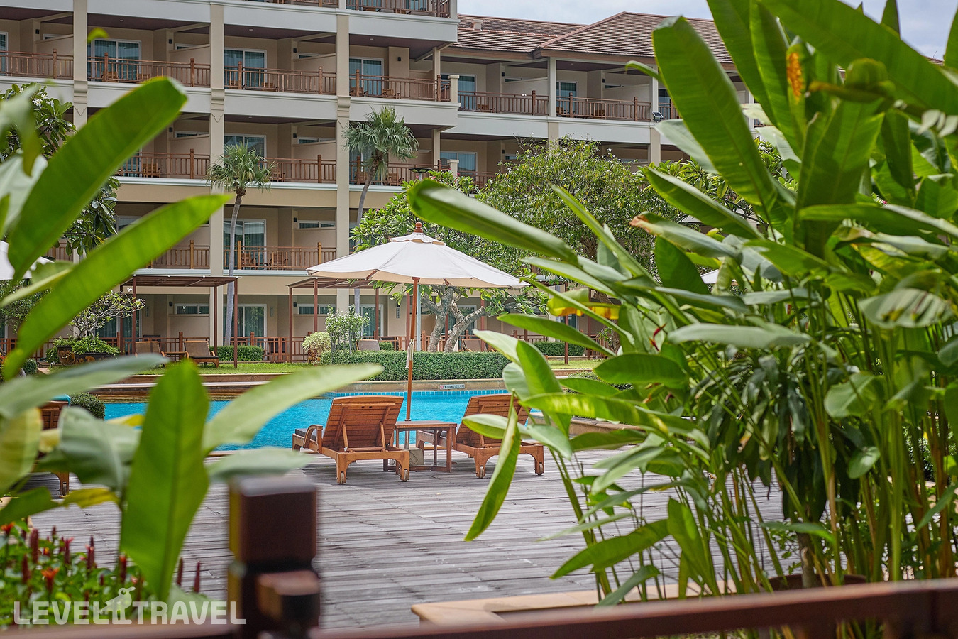 фотографии номера Делюкс с террасой отеля The Heritage Pattaya Beach Resort (Ex. Grand Heritage Beach Resort) в Таиланд(Джомтьен) - фото №6