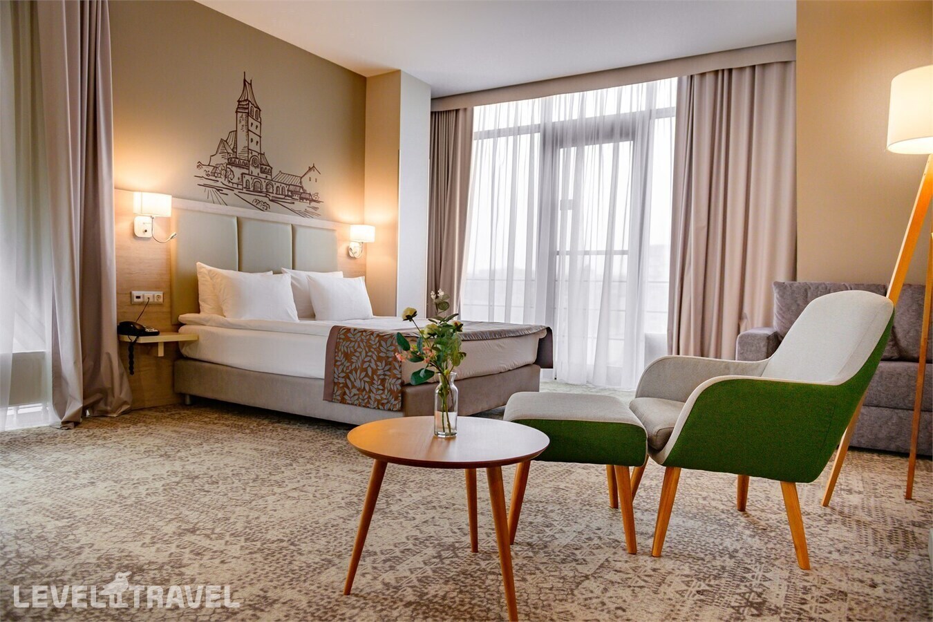 фотографии номера Номер представительский с диваном отеля Holiday Inn Калининград в Россия(Калининград) - фото №4