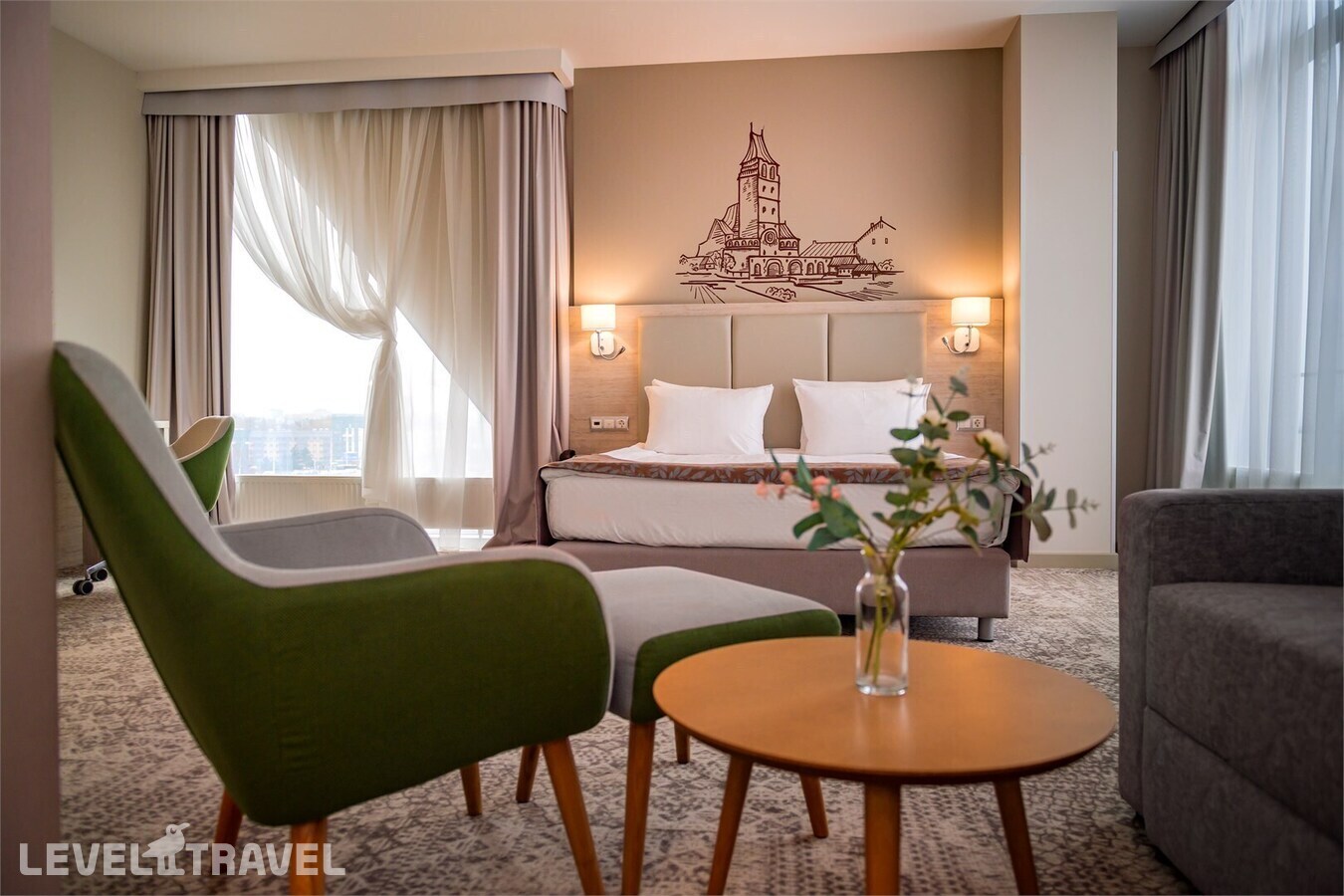 фотографии номера Номер представительский с диваном отеля Holiday Inn Калининград в Россия(Калининград) - фото №3