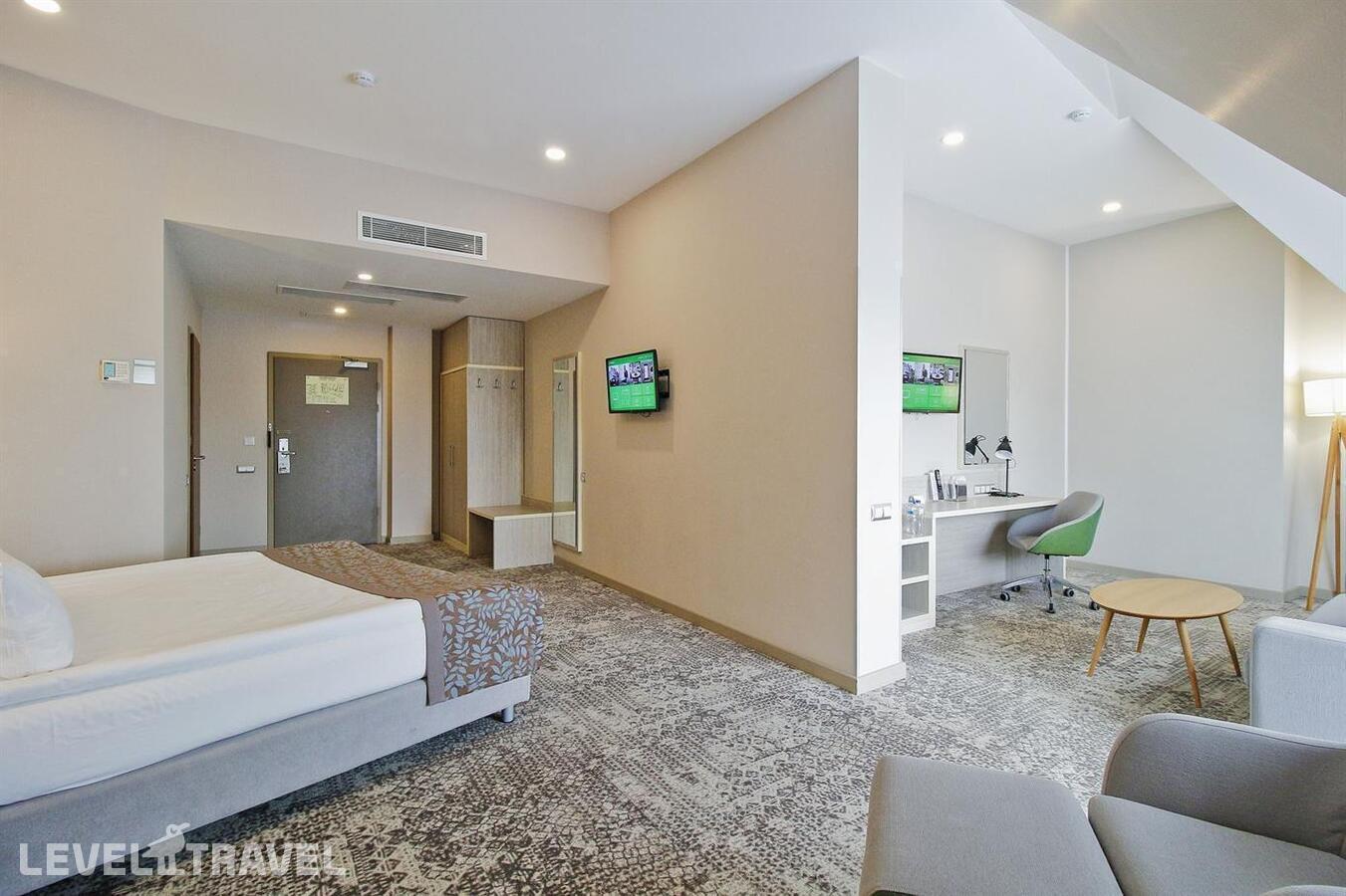 фотографии номера Улучшенный номер отеля Holiday Inn Калининград в Россия(Калининград) - фото №2