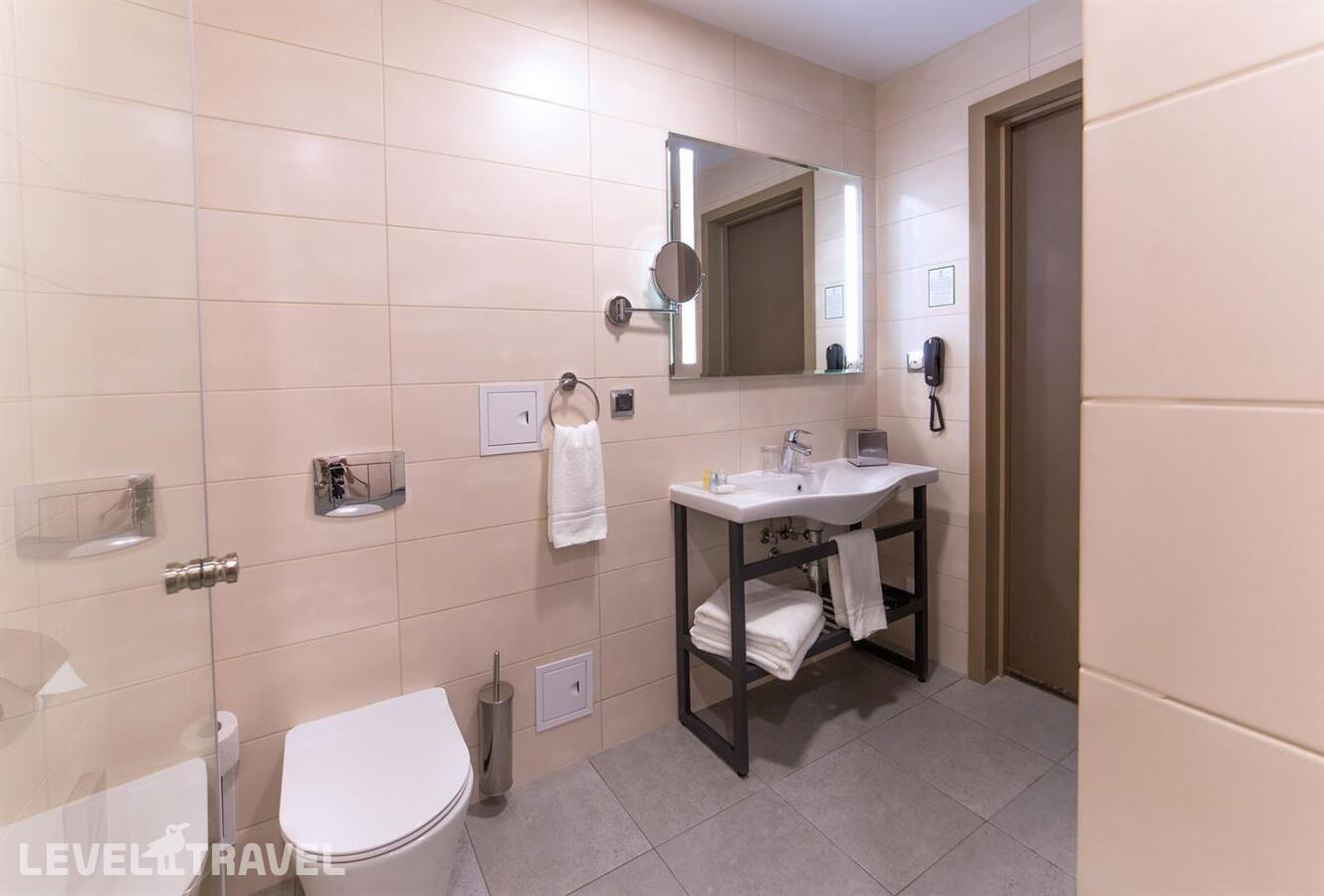 фотографии номера Улучшенный (две односпальные кровати) отеля Holiday Inn Калининград в Россия(Калининград) - фото №2