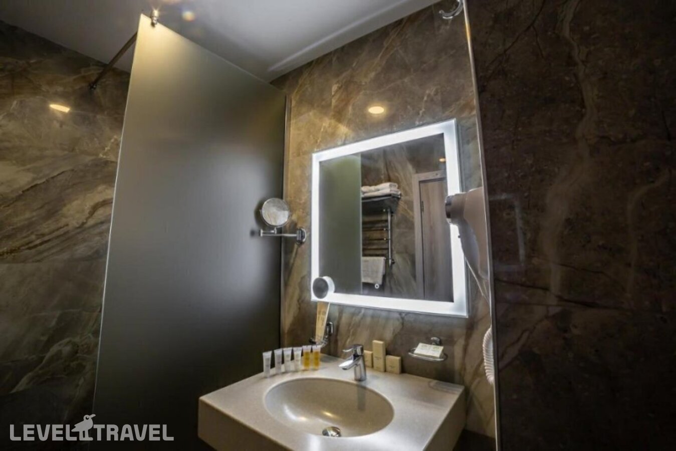 фотографии номера Делюкс отеля Arkhyz Royal Resort & Spa в Россия(Архыз) - фото №5